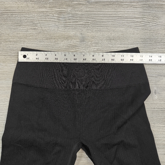 Fabletics Black Seamless Rib High-Waisted Leggings Size Large - Picture 8 of 11